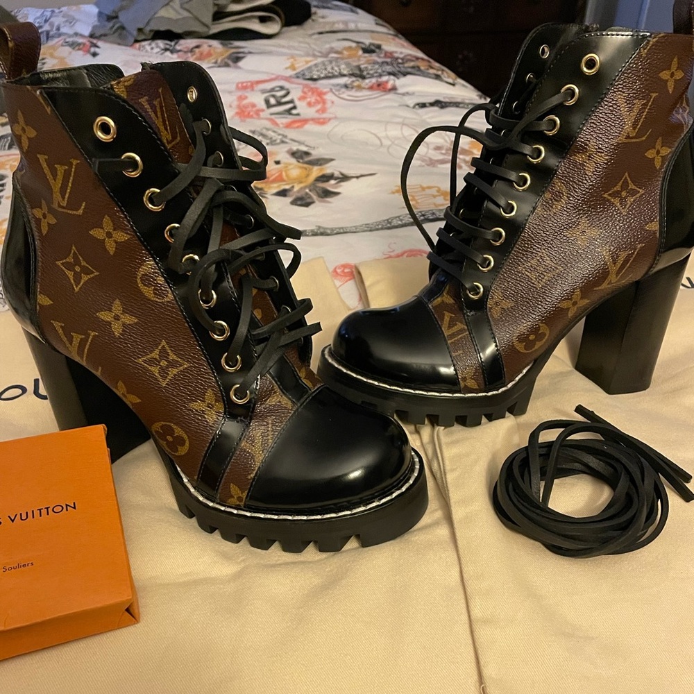 LV STAR TRAIL ANKLE BOOT